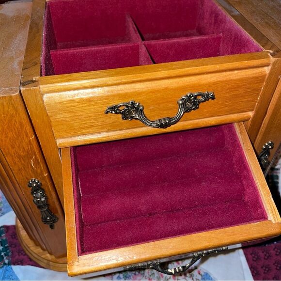 Mele and Co Vintage Wooden Jewelry Box w mirror, velvet lined drawers side doors - Picture 4 of 15